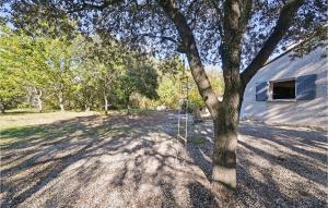 Maisons de vacances Beautiful Home In Barjac With Kitchen : photos des chambres