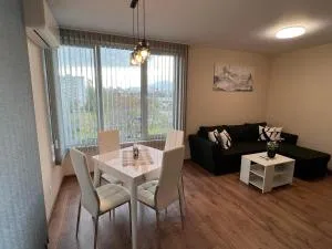 Апартамент Комфорт 2 Близо до Летището - Podgumer