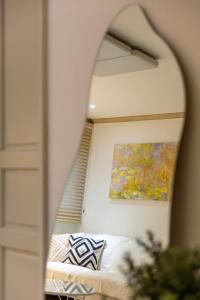 Free pick-up, 4 Beds, near Gangnam, Hongdae, Subway 8 mins, Spacious