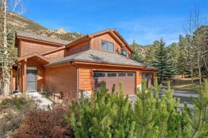 Fall River Retreat - Monthly Long-Term Vacation Rental townhouse