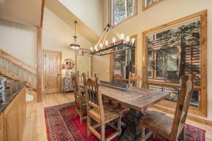 Fall River Retreat - Monthly Long-Term Vacation Rental townhouse
