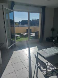 Appartements Appartement Terrasse panoramique Piscine : photos des chambres
