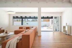 Villa Tropico - Design house with pool in Corralejo