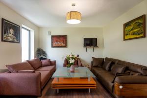 ВИЛА МАРИНОВИ