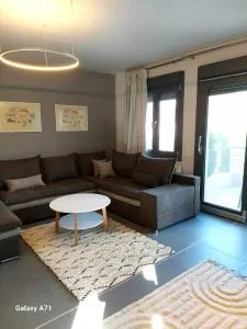 Square Apartments - Longákion