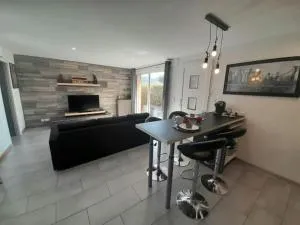 Appartement spacieux &très calme. Spacious & very quiet apartment. - Le Broc