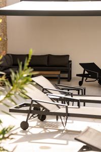 Villa Veronica with pool first line at sea