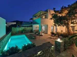 Private Luxury Scarlet beachfront villa, Molos, Paros - Molos Parou