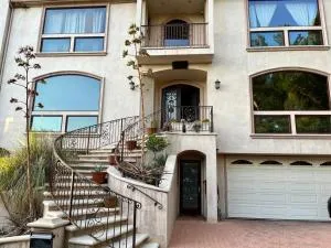 Holiday at Halliday - Bel Air