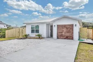 Butler Beach Bliss Modern Beach Vacation Home - Crescent Beach