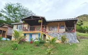 Hospedaje casa campestre - Toro