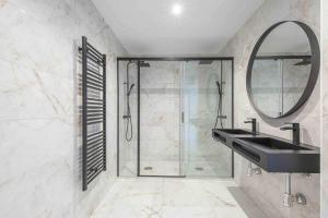 Brand new villa with pool for 8 people