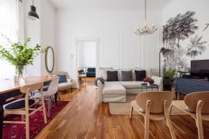 Charming and unique apartment with balcony by the Great Synagogue