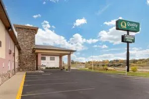 Quality Inn Newton at I-80 - Ames