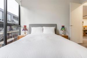 City-edge Living in Trendy North Melbourne