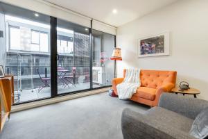 City-edge Living in Trendy North Melbourne