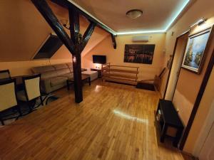 Earth & Sky apartment