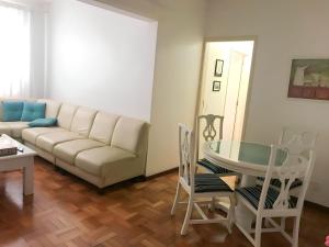 Ap recém reformado enseada 3 banheiros e 2 quartos