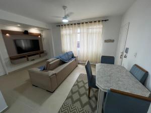 Apartamento no Guaruja, Praia Pitangueiras, 2 dormitórios, reformado.