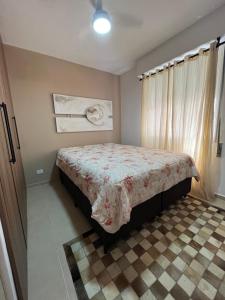 Apartamento no Guaruja, Praia Pitangueiras, 2 dormitórios, reformado.