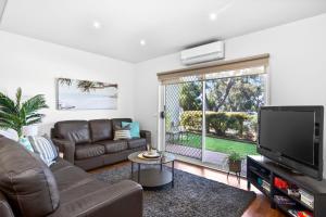 Island Vibes Retreat