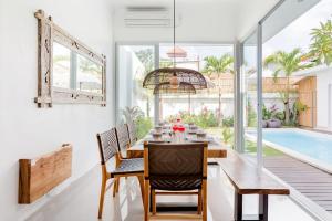 Stylish Three Bedroom Villa Near Atlas Beach Club & Beach.