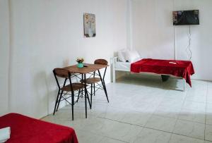 RedDoorz at Rio Bella Lacson St Bacolod