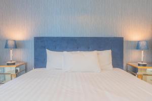 Bellavista Apartments Holiday Homes LLC - 29 Boulevard - 2 Bedroom - Partial Fountain View