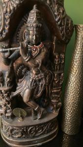 Amazistay offers Luxury room with private bathroom, balcony & 55 inch TV & shared Jacuzzi paid access, Book Lover, near Ramaiah College Hospital