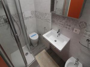 Modern apartment by the pool