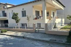 Το σπίτι του Μύλου των Ξωτικών - Mikrón Flamoúlion