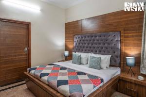StayVistas The Cosy Countryside - Villa with Lawn & Indoor-Outdoor Games in Jaipur