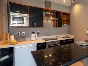 Modern flat a short walk from Shrewsbury centre - Pass the Keys