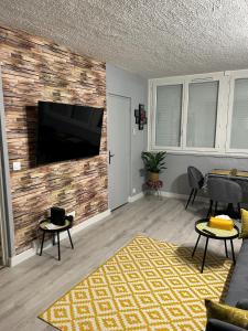 Appartements Proche PARIS, Aeroport ORLY, charmant 2 pieces : photos des chambres