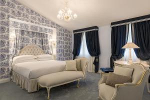 Camera Familiare con Vista Cortile Interno