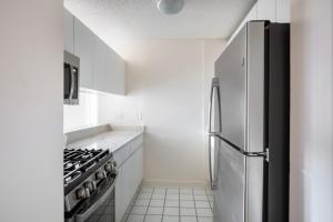 UES 2br w elevator doorman nr transportation NYC-1297