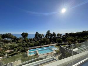 Luxury Sea View Penthouse by United Renters