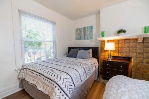 Stylish Apt - 2 Queen Bed - Easy Hospital Access