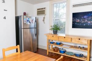 1 BR - Parking - Amazing View Nearby!