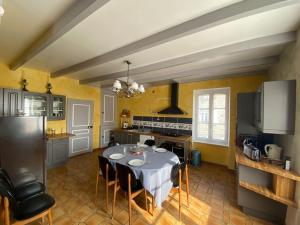 Maisons de vacances Cancale « la ville es gris » : photos des chambres