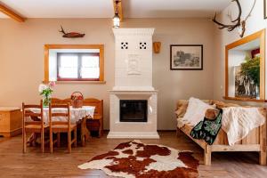 Chałupa na wsi u Papierzy Sauna, Jacuzzi, SPA - 3hvězdičkové hotely ve městě Witów