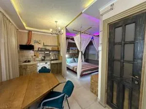 City Center Beach side Hut - Tpilisi