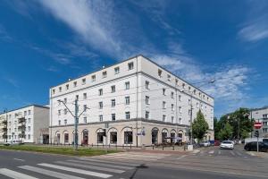 Plac Inwalidów 10 - Aesthetic Apartment by Noclegi Renters