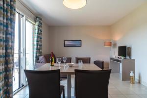 Appartements Les Thermes 421- Appt pour 4 avec piscine partagee : photos des chambres