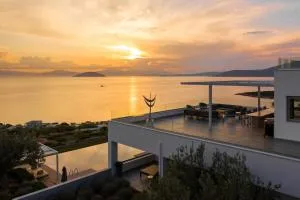 Villa Artemis - New Magnificent Beachfront Villa with Infinity Pool! - 克兰尼蒂