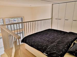 Loft next to train station & close to airport