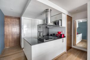 Charming Polanco 2BR w Indoor Pool Gym Roof MEX-1