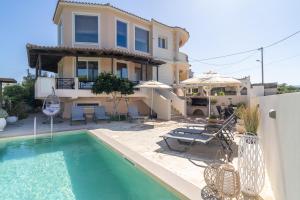 Kondarini Sea View Villa, Just 290m from the beach, by ZanteWize