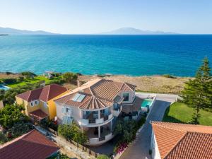 Kondarini Sea View Villa, Just 290m from the beach, by ZanteWize