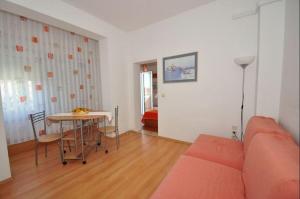 Apartment in Duće with sea view, balcony, air conditioning, WiFi (3425-1)